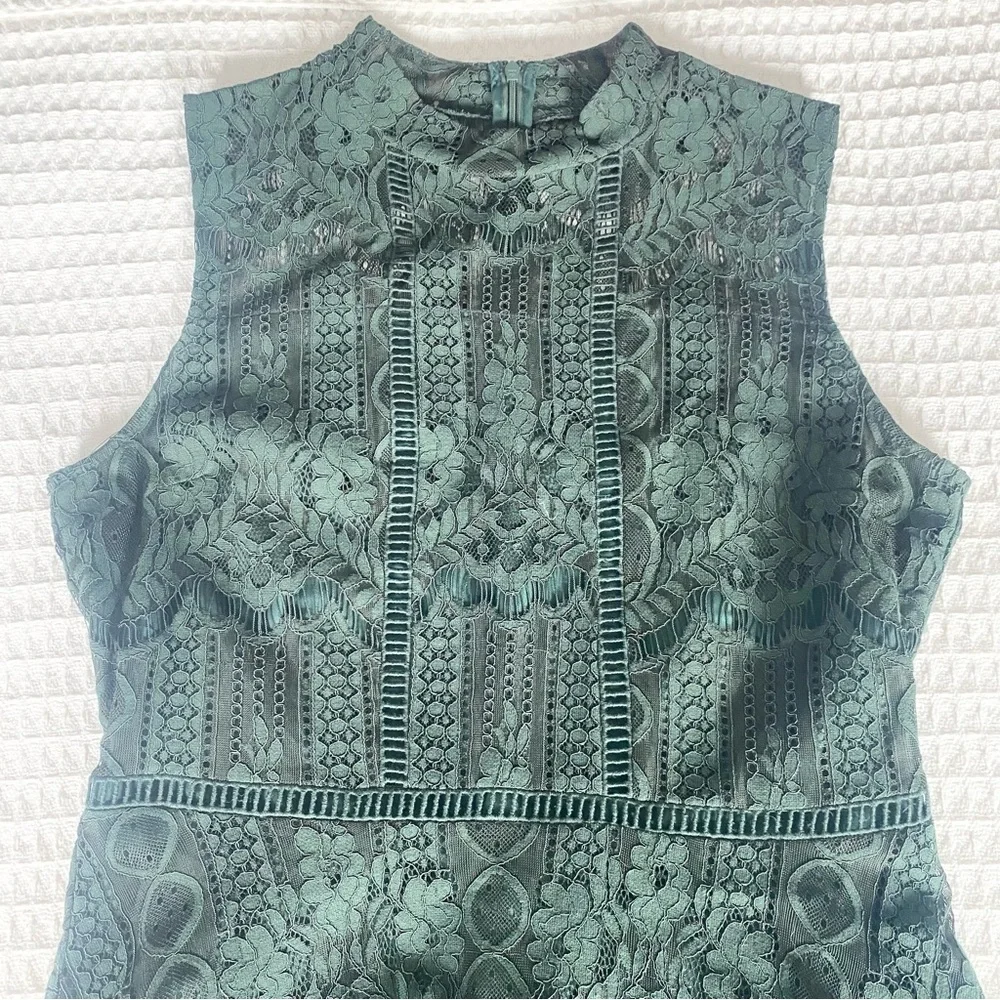 BB Dakota Dark Green Lace Dress with Scalloped Detail size 10